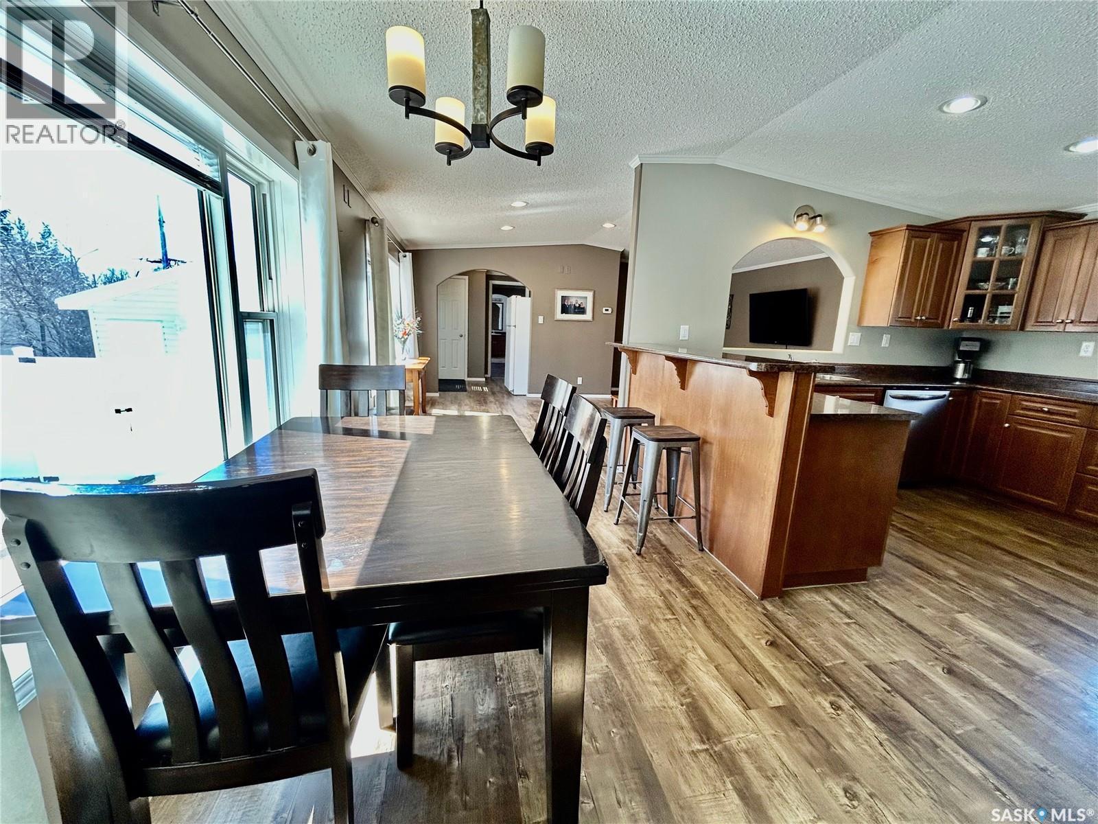 607 Beharrel Street, Oxbow, SK - Indoor