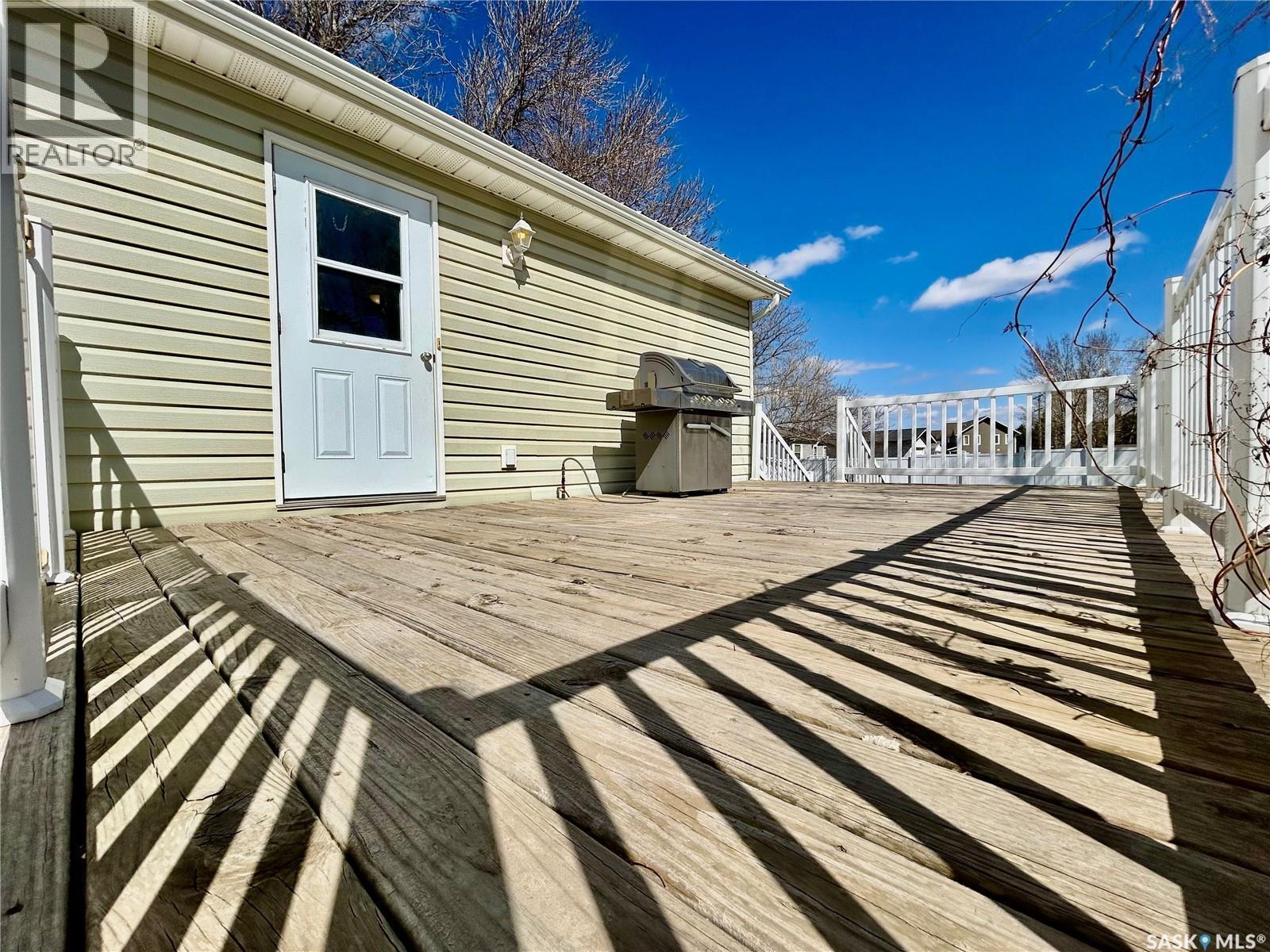 607 Beharrel Street, Oxbow, SK - Outdoor With Exterior