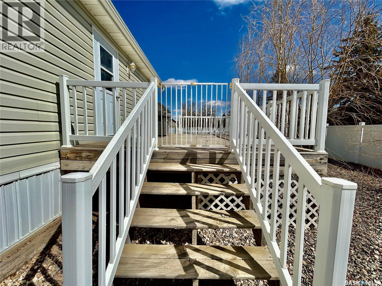 607 Beharrel Street, Oxbow, SK - Outdoor With Exterior
