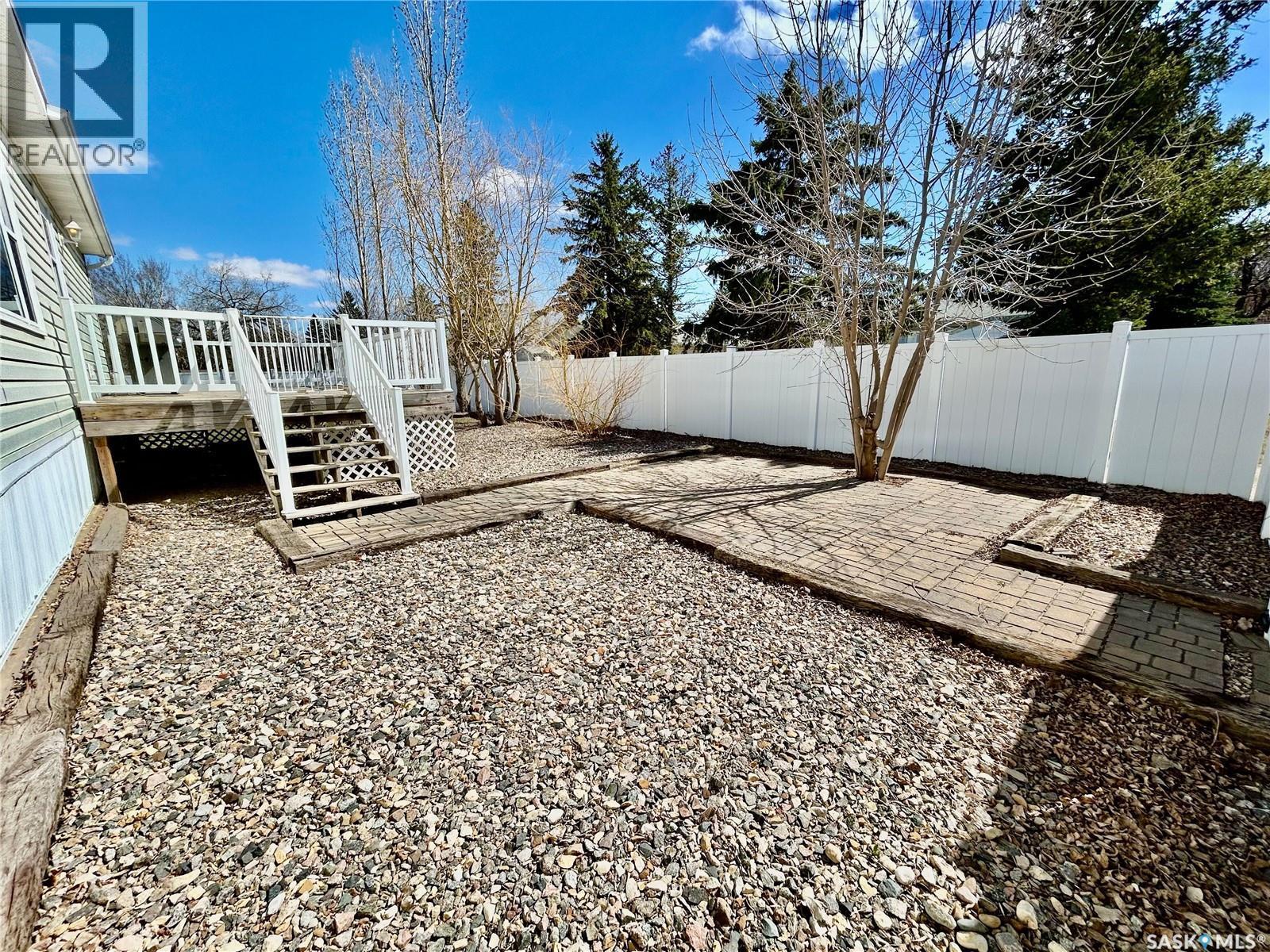 607 Beharrel Street, Oxbow, SK - Outdoor