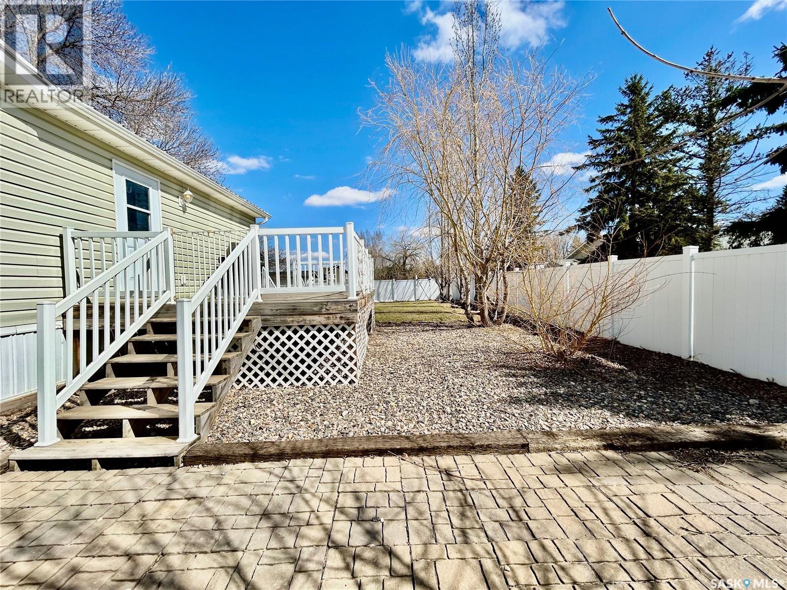 607 Beharrel Street, Oxbow, SK - Outdoor With Deck Patio Veranda