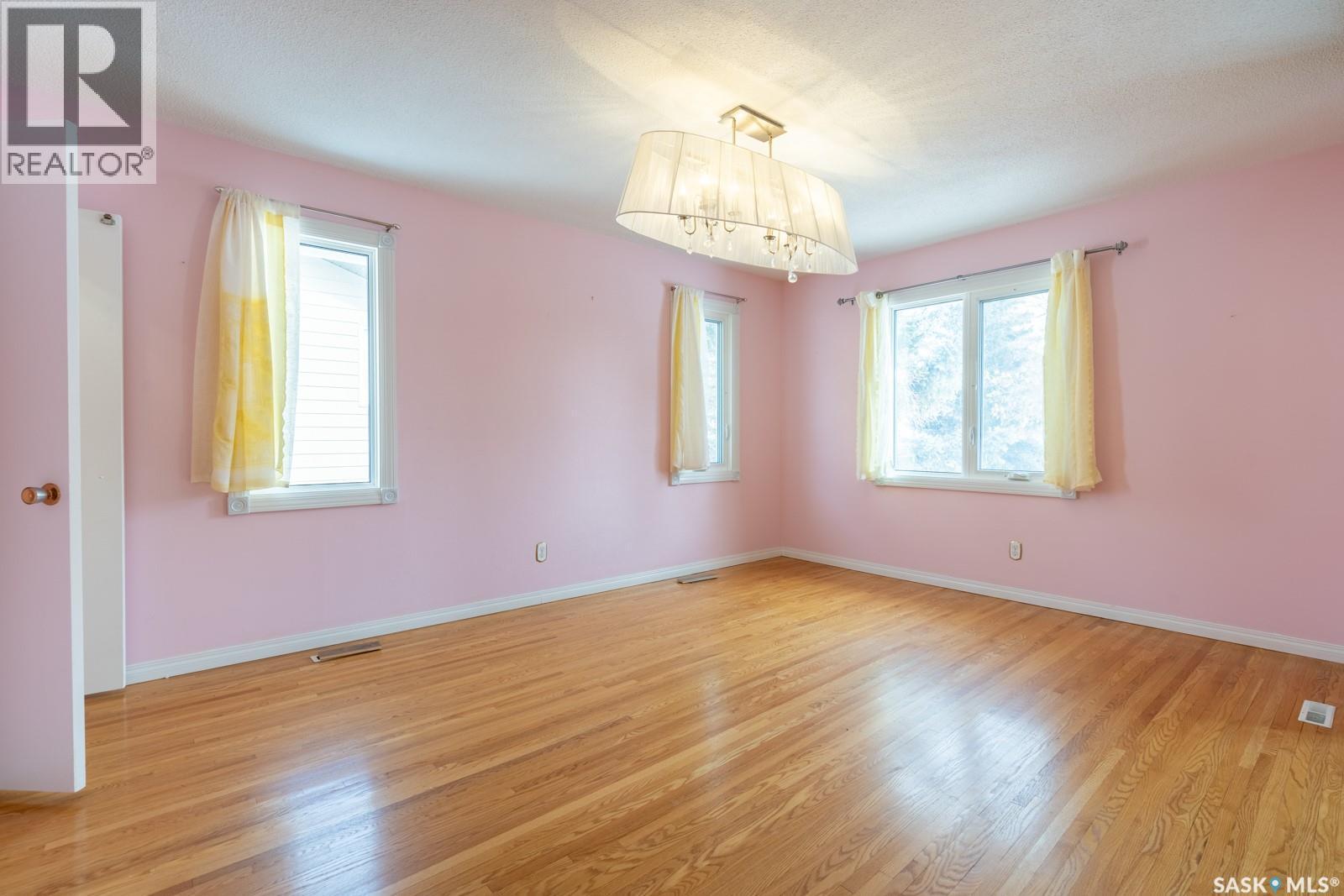 6 Hogarth Place, Regina, SK - Indoor Photo Showing Other Room