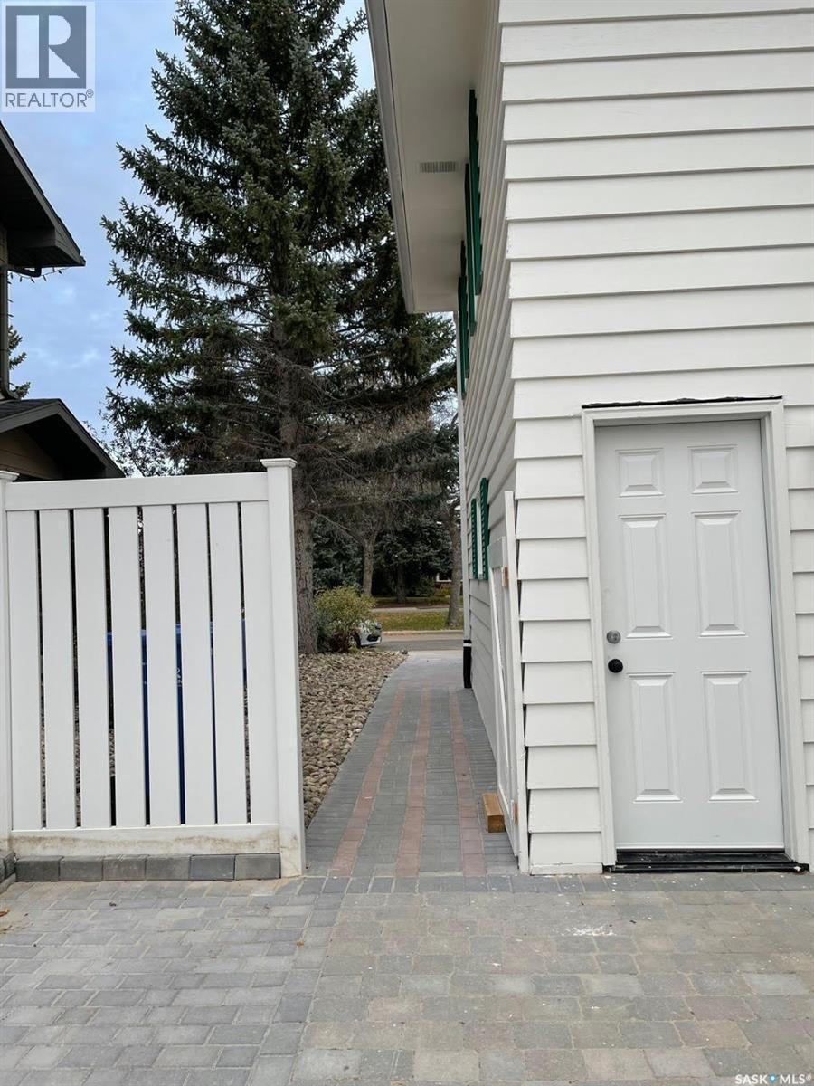 6 Hogarth Place, Regina, SK - Outdoor With Exterior