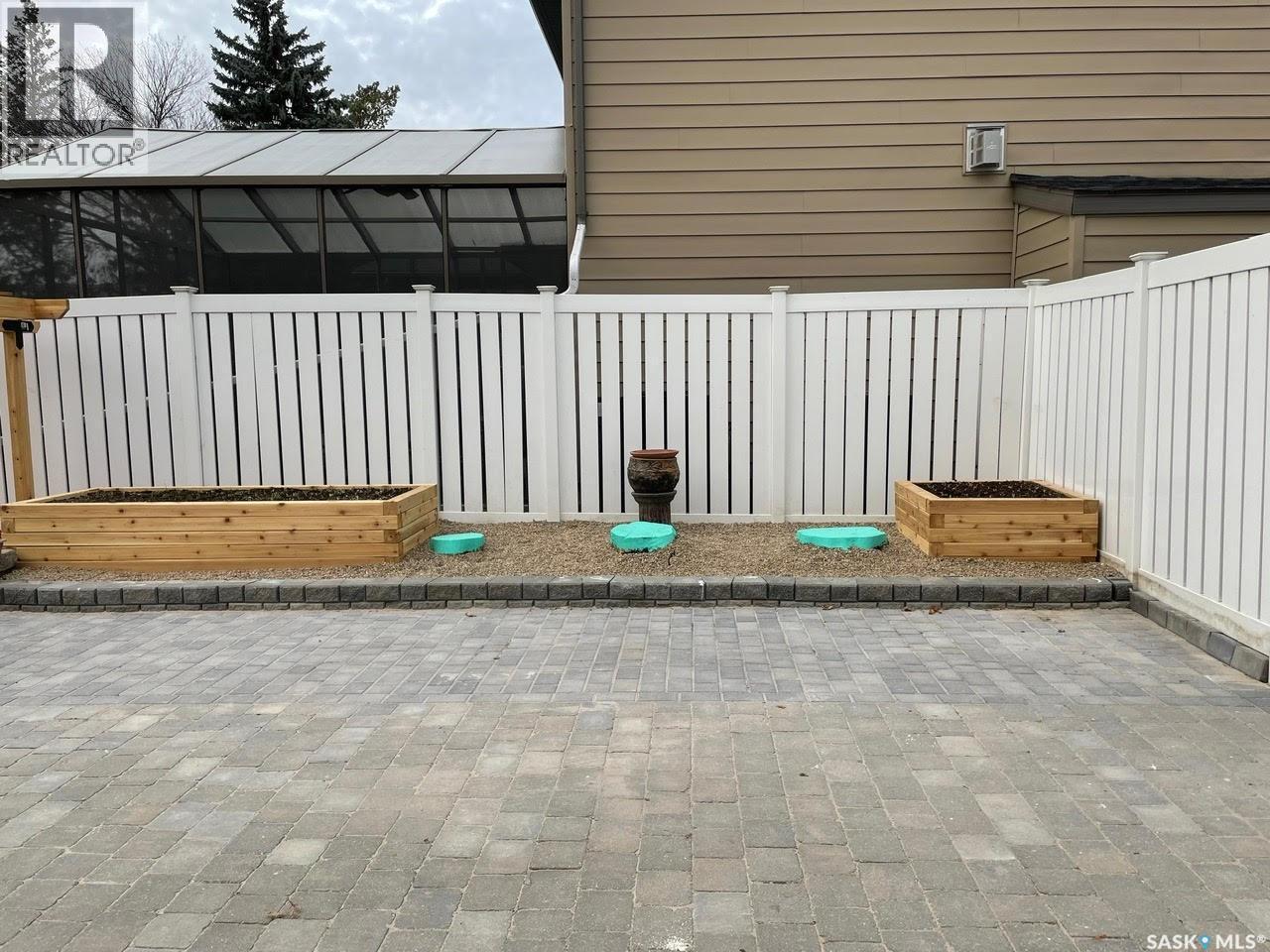 6 Hogarth Place, Regina, SK - Outdoor With Exterior