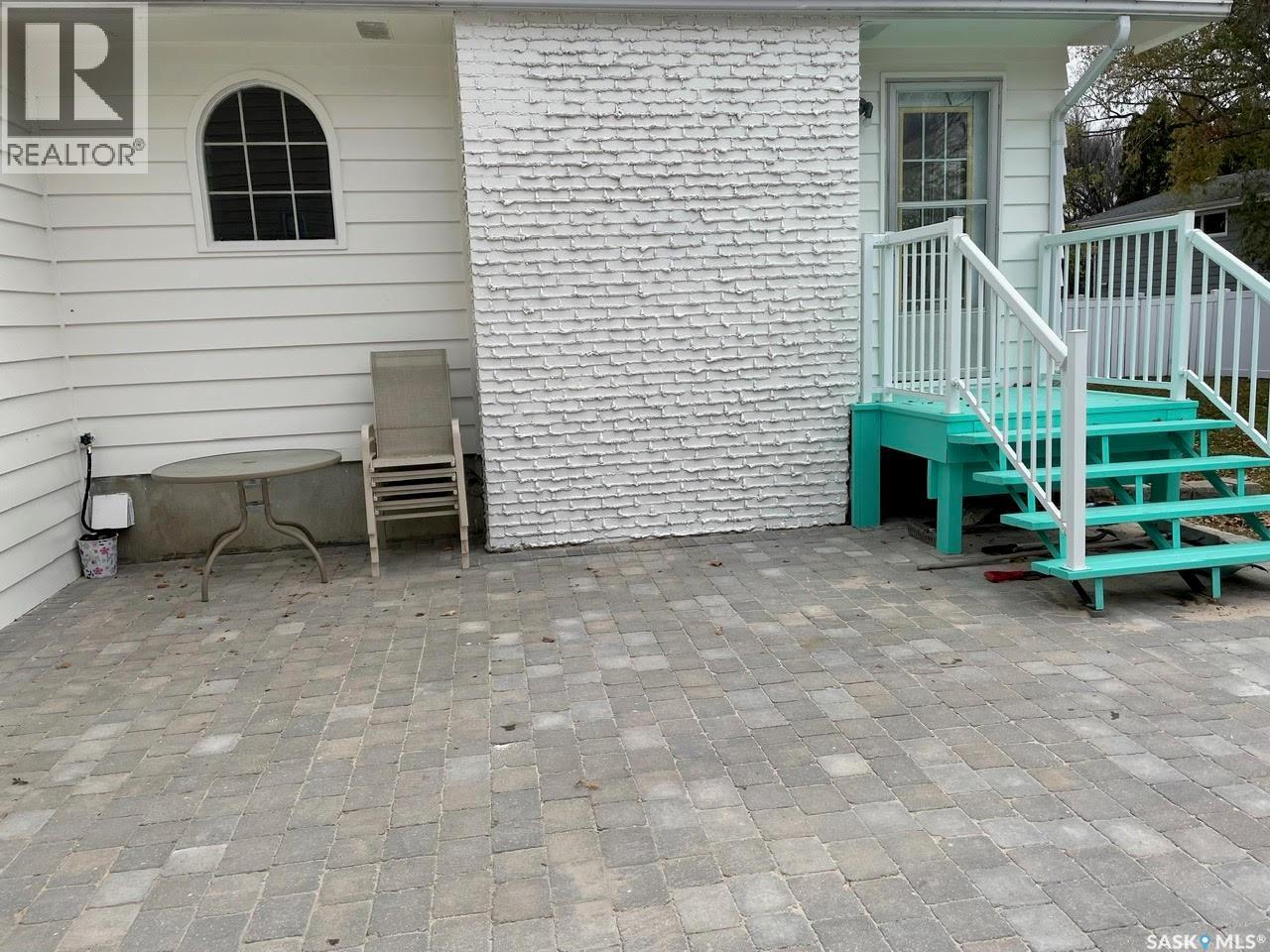 6 Hogarth Place, Regina, SK - Outdoor With Exterior