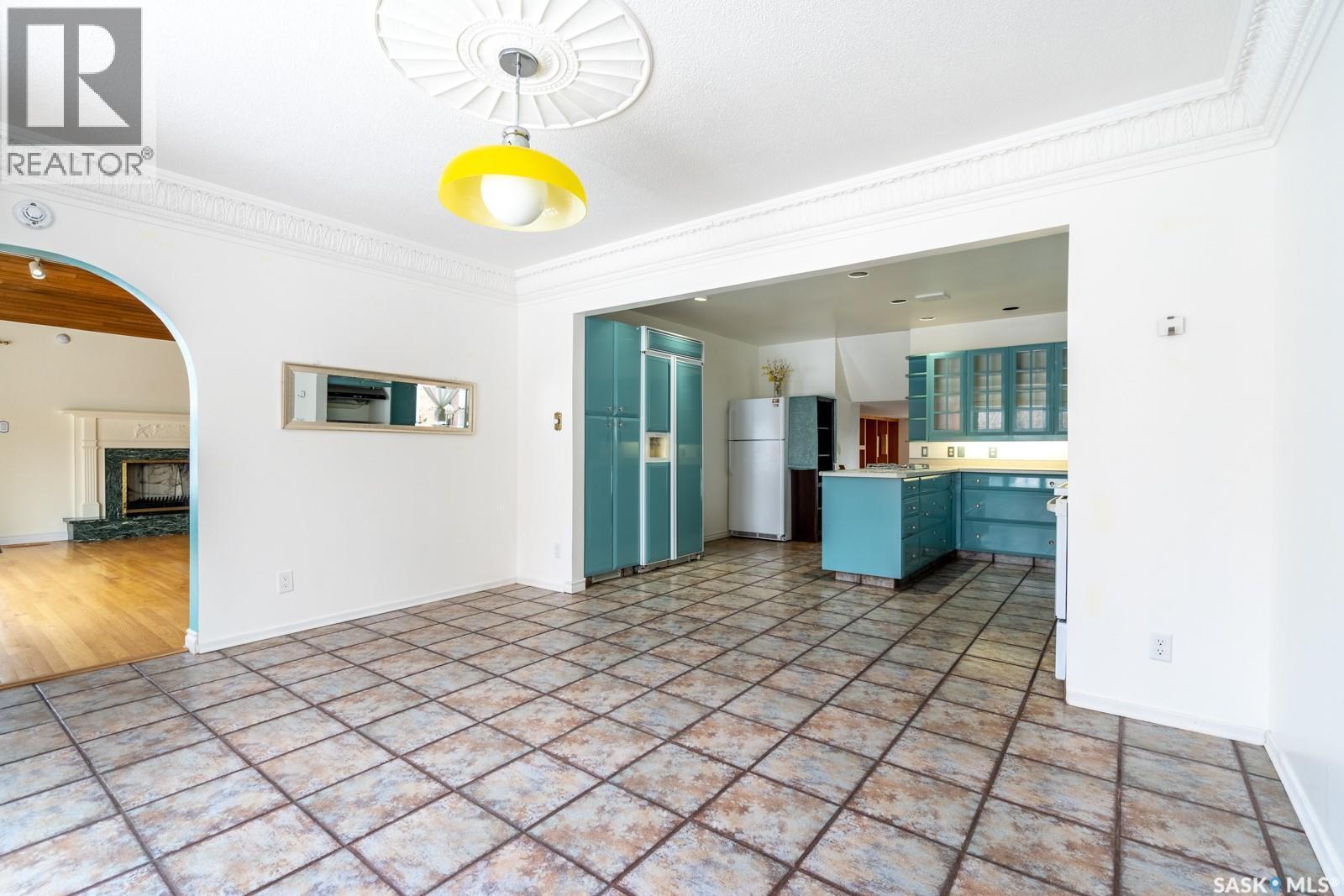 6 Hogarth Place, Regina, SK - Indoor