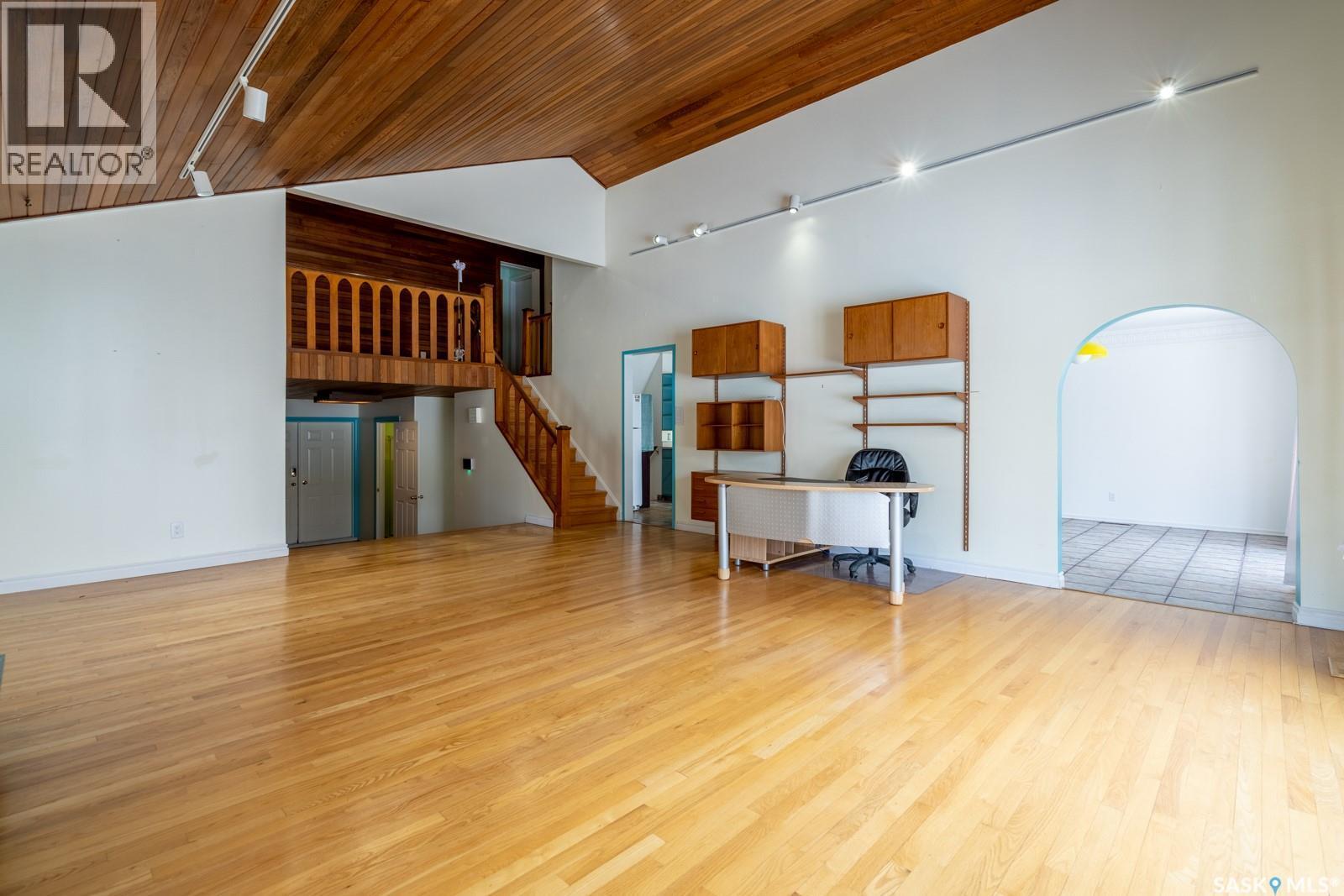 6 Hogarth Place, Regina, SK - Indoor