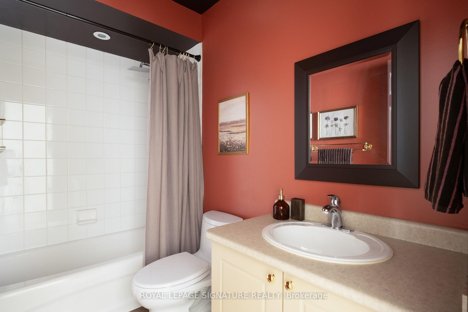 98 Dallimore Circle, Toronto, ON - Indoor Photo Showing Bathroom