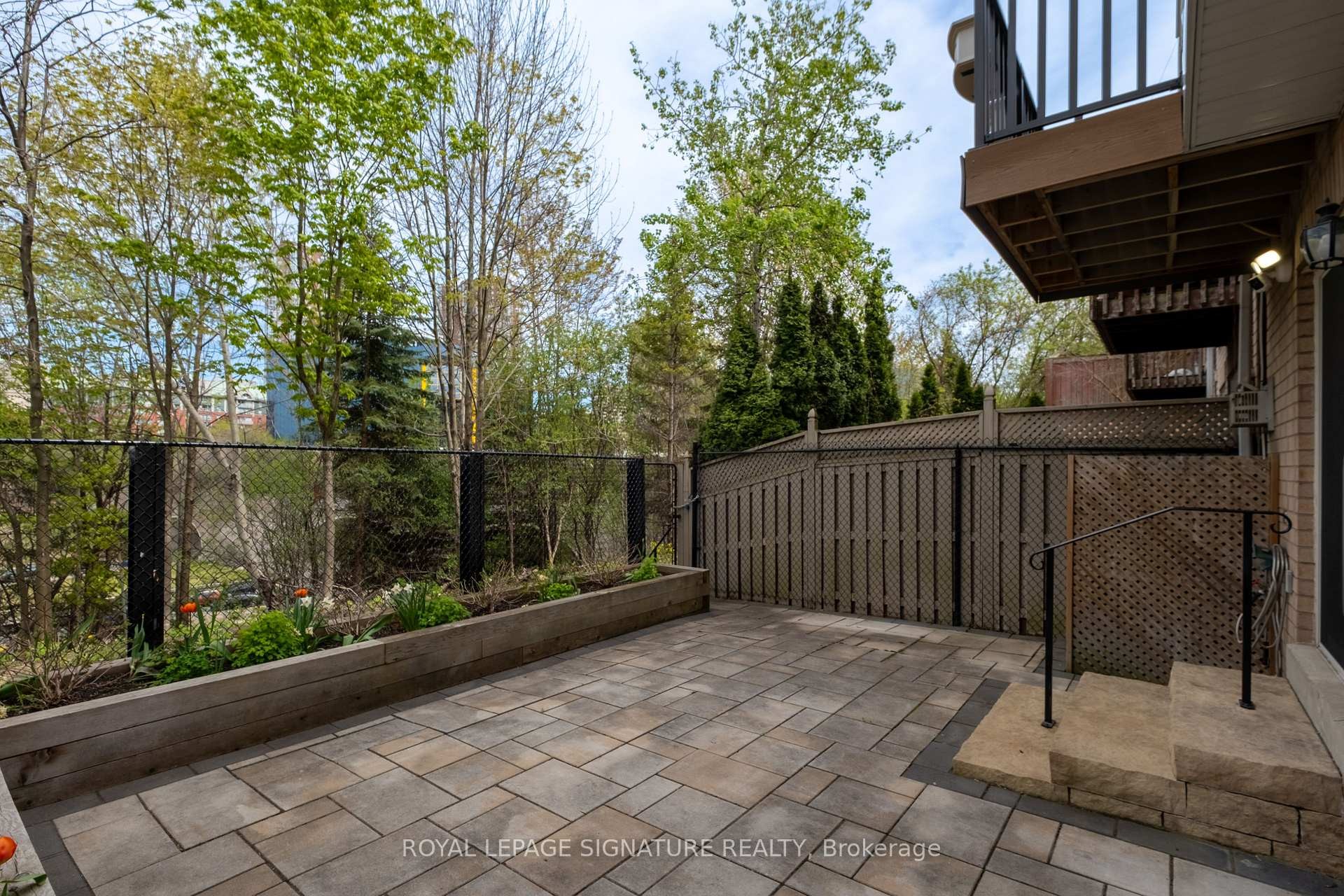 98 Dallimore Circle, Toronto, ON - Outdoor