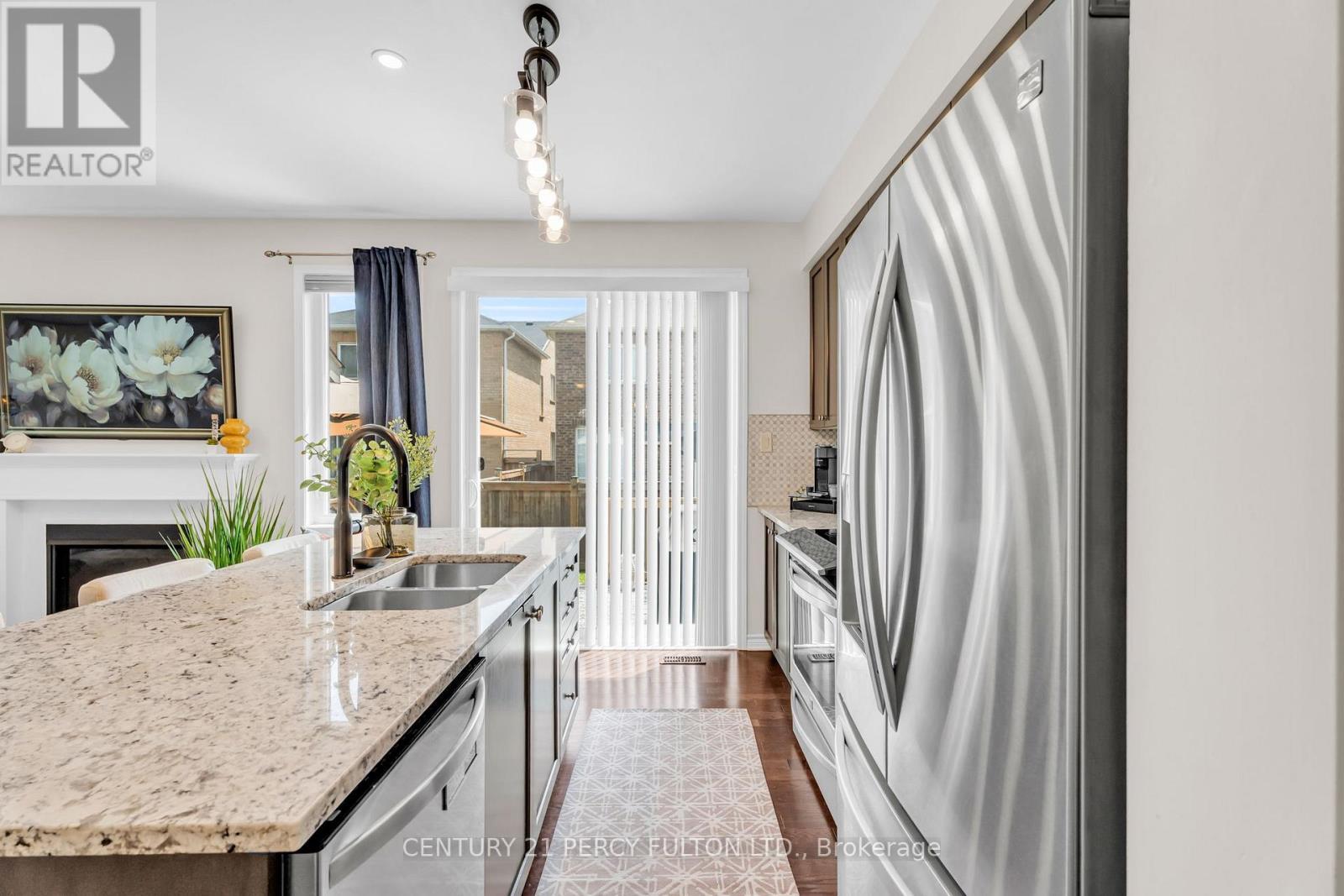 458 Etheridge Avenue, Milton, ON - Indoor Photo Showing Kitchen With Stainless Steel Kitchen With Double Sink With Upgraded Kitchen