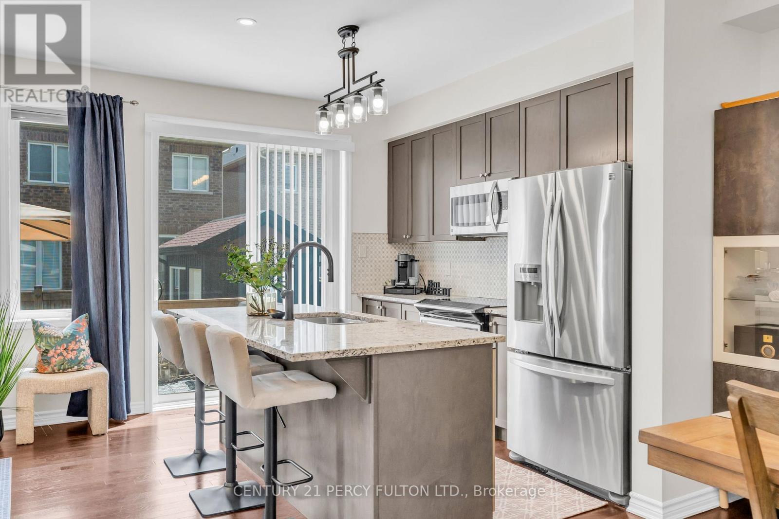458 Etheridge Avenue, Milton, ON - Indoor Photo Showing Kitchen With Stainless Steel Kitchen With Upgraded Kitchen