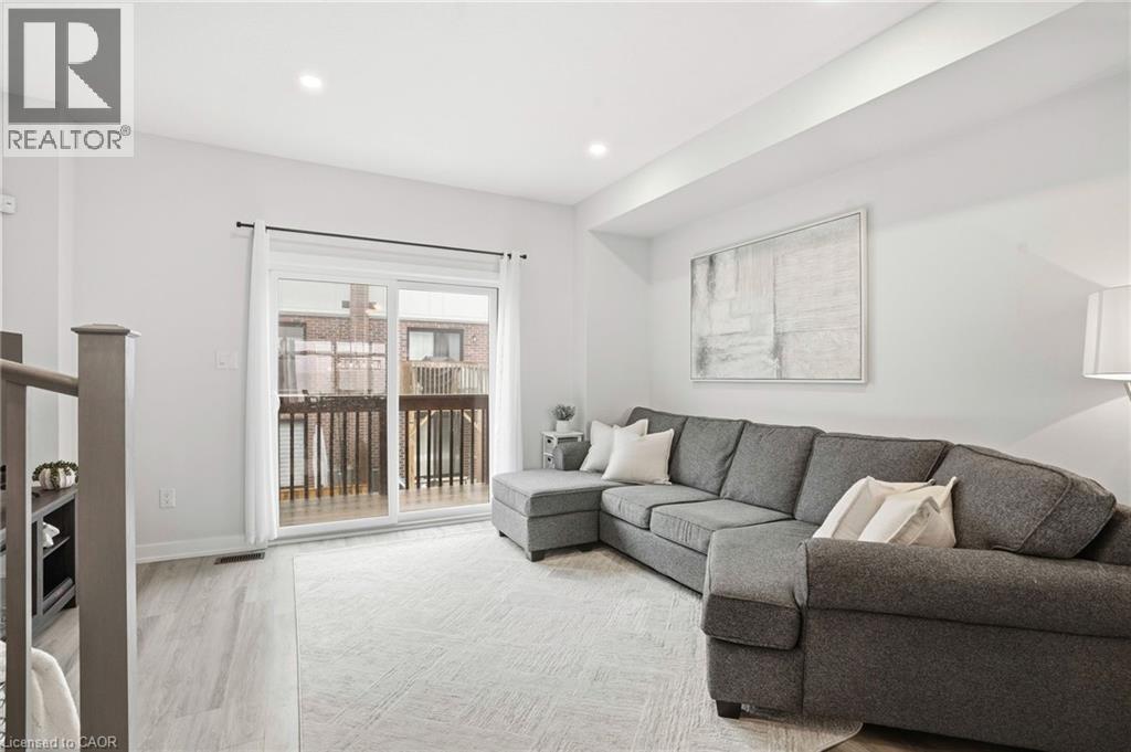 59 Markle Crescent, Ancaster, ON - Indoor Photo Showing Living Room
