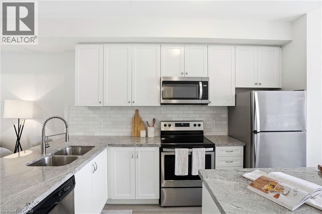 59 Markle Crescent, Ancaster, ON - Indoor Photo Showing Kitchen With Double Sink With Upgraded Kitchen