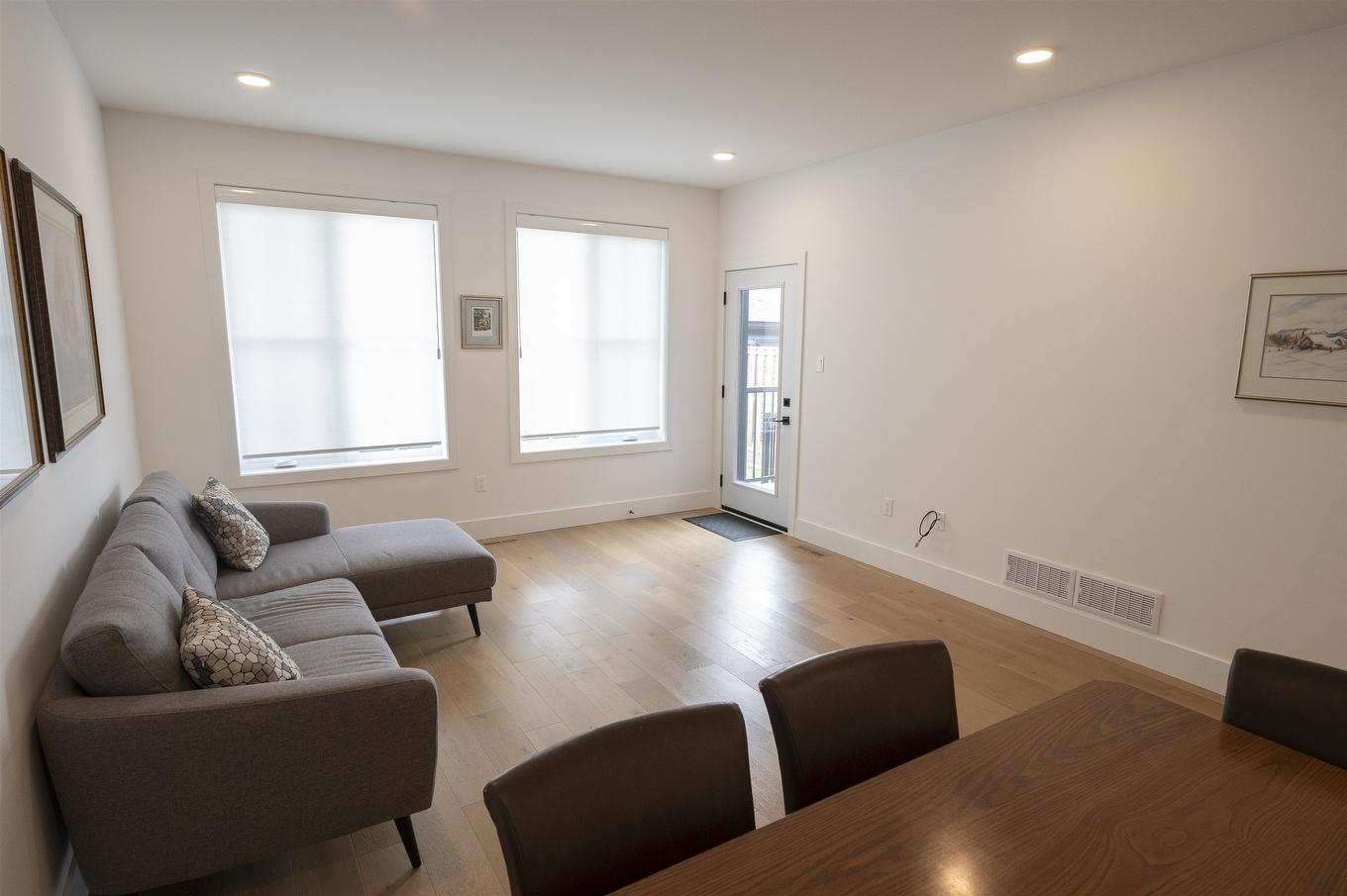 510 Gemstone Drive, Thunder Bay, ON - Indoor Photo Showing Living Room