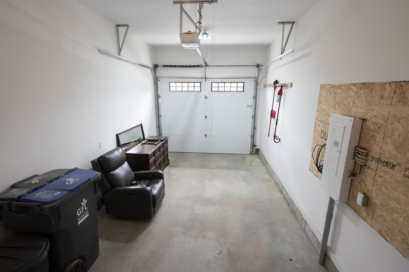 510 Gemstone Drive, Thunder Bay, ON - Indoor Photo Showing Garage
