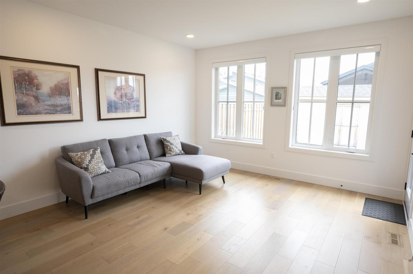 510 Gemstone Drive, Thunder Bay, ON - Indoor Photo Showing Living Room