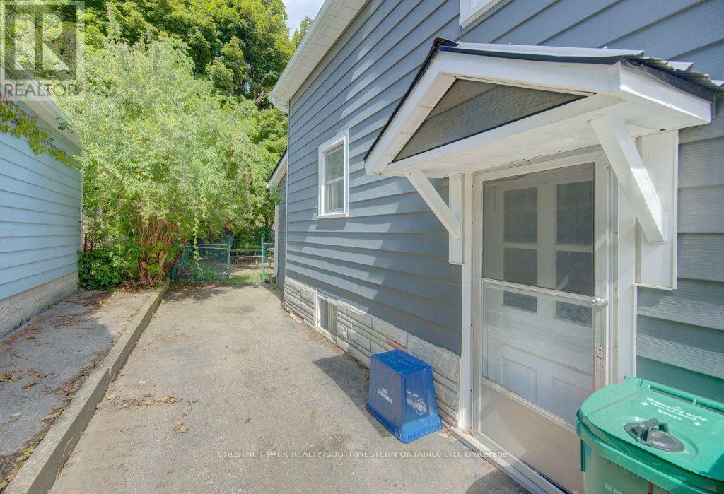 10 Marshall Street, Waterloo, ON