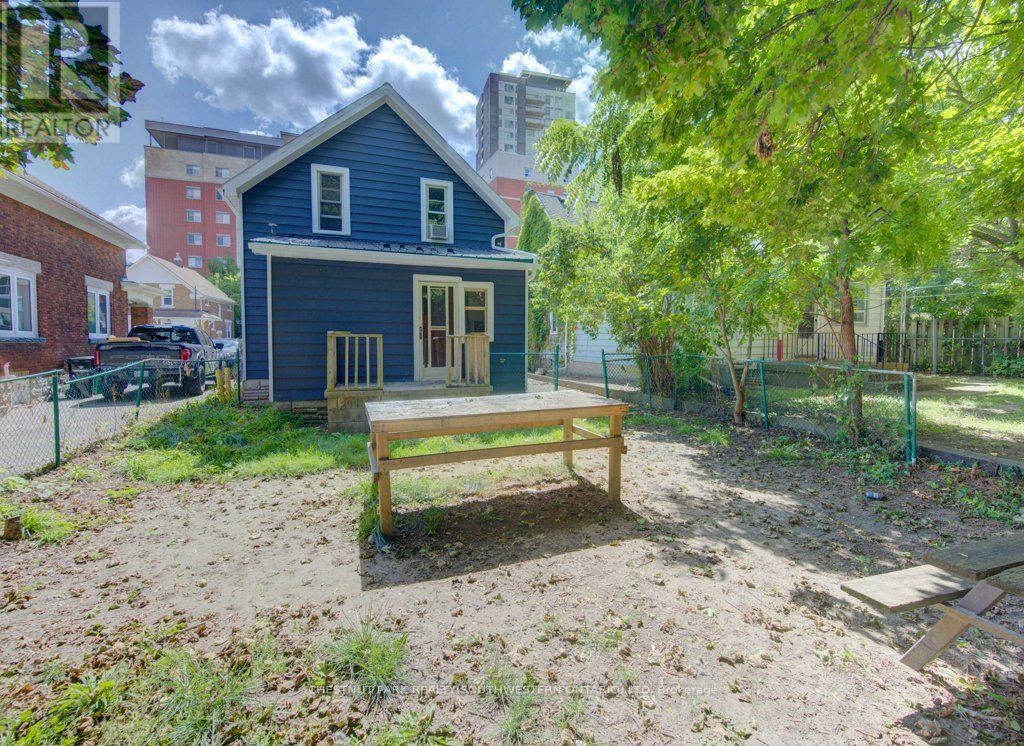 10 Marshall Street, Waterloo, ON