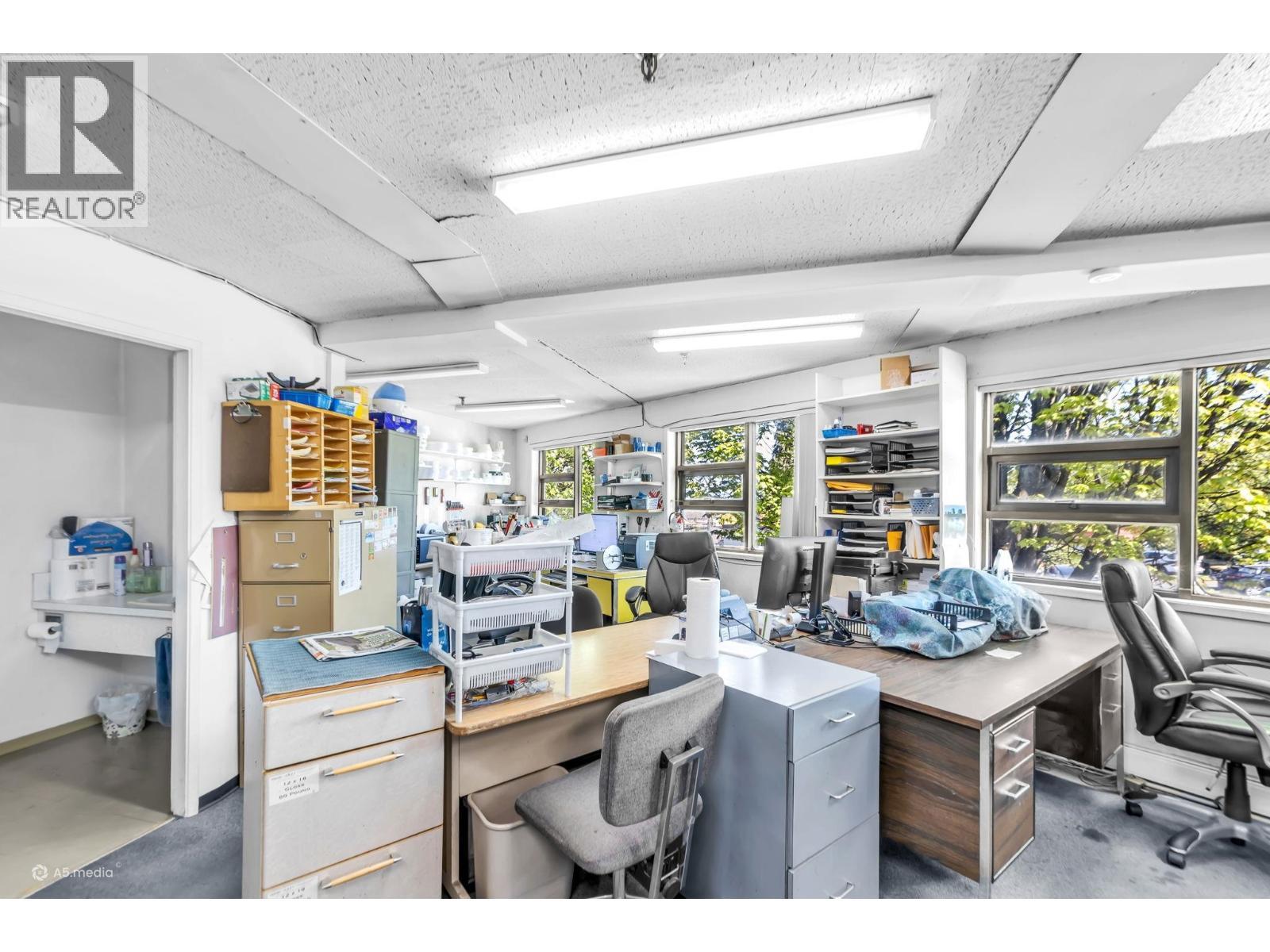 1872 Kingsway, Vancouver, BC
