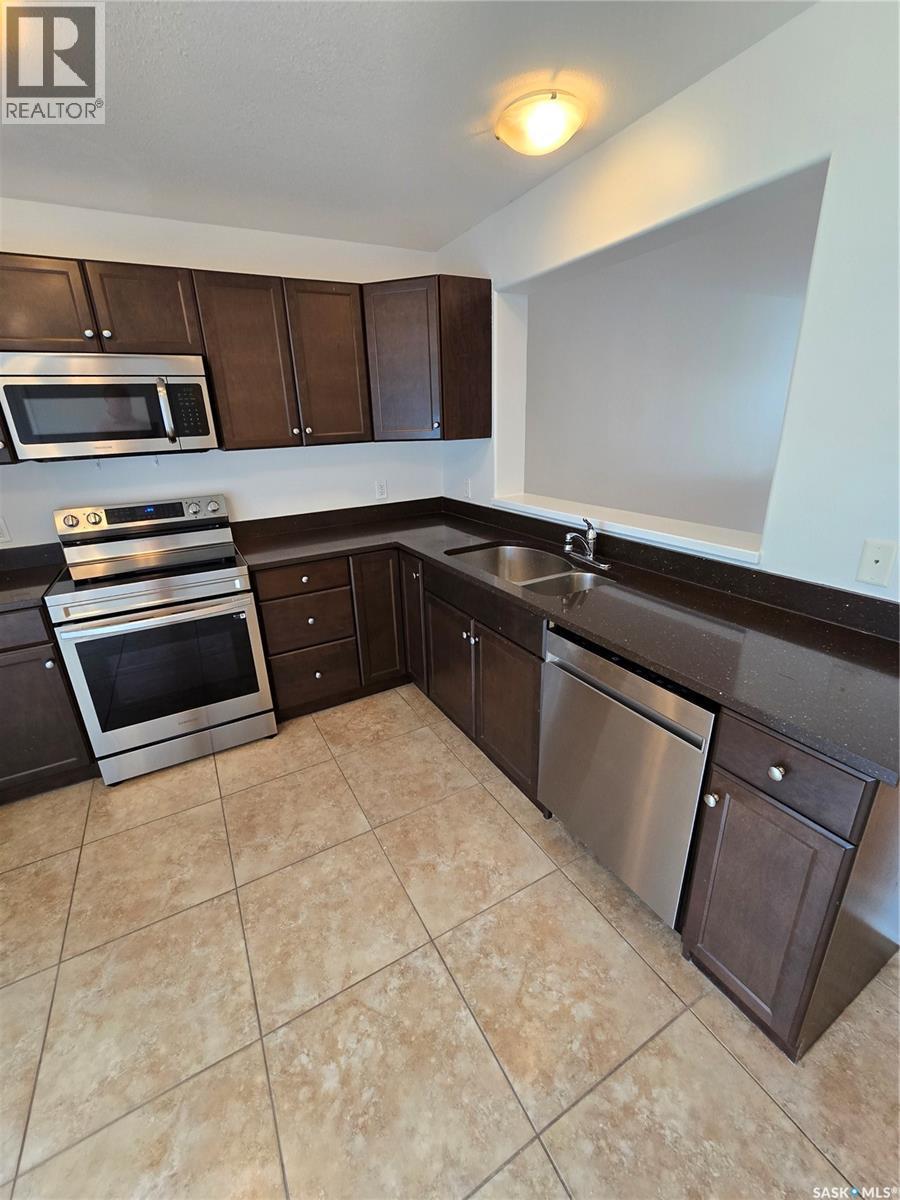 5 815 5Th Street Ne, Weyburn, SK