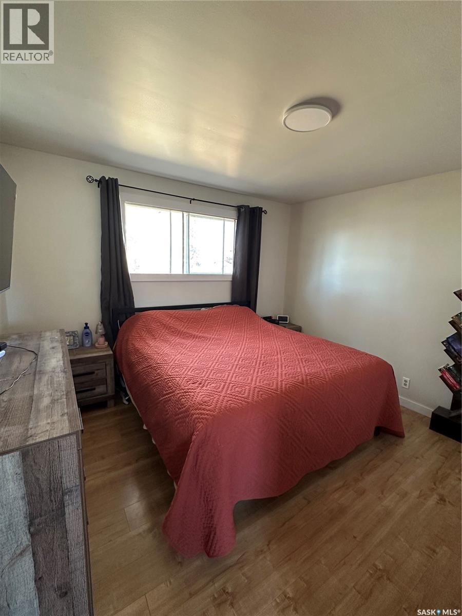 8368 Howard Avenue, Gull Lake, SK - Indoor Photo Showing Bedroom