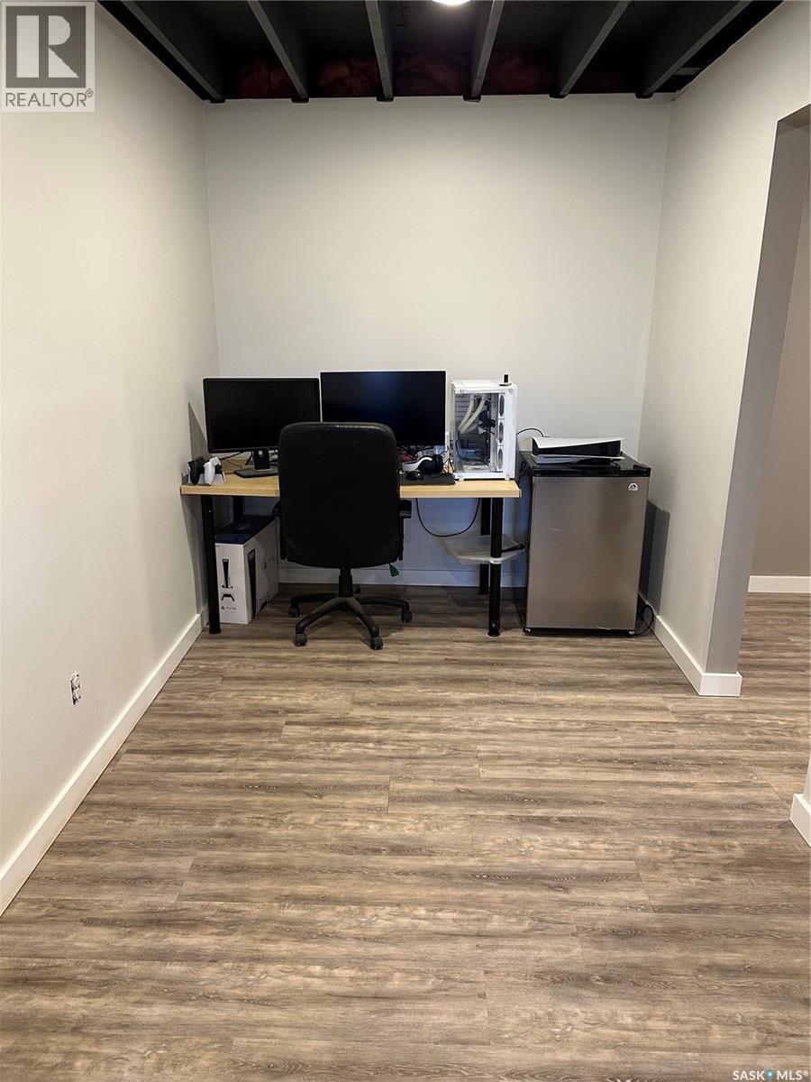 8368 Howard Avenue, Gull Lake, SK - Indoor