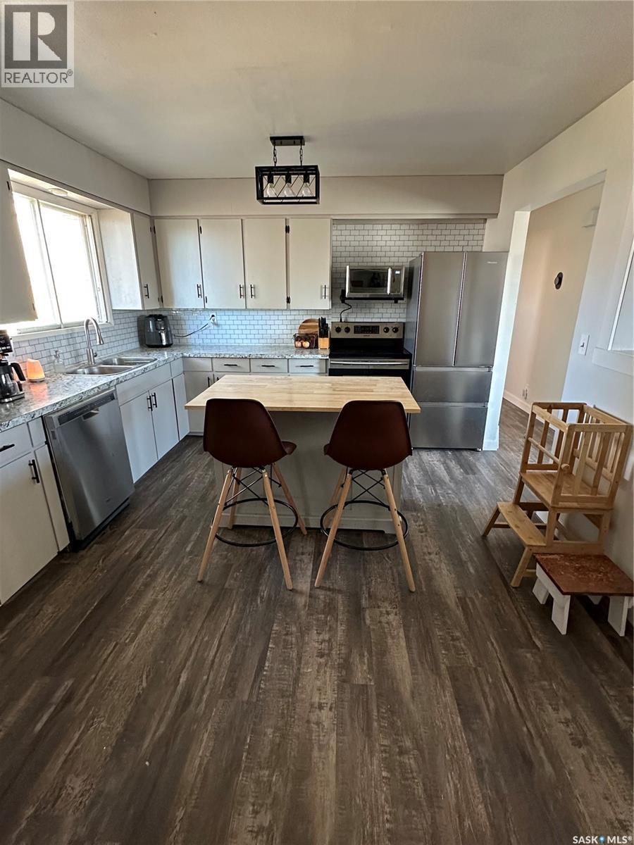 8368 Howard Avenue, Gull Lake, SK - Indoor Photo Showing Other Room