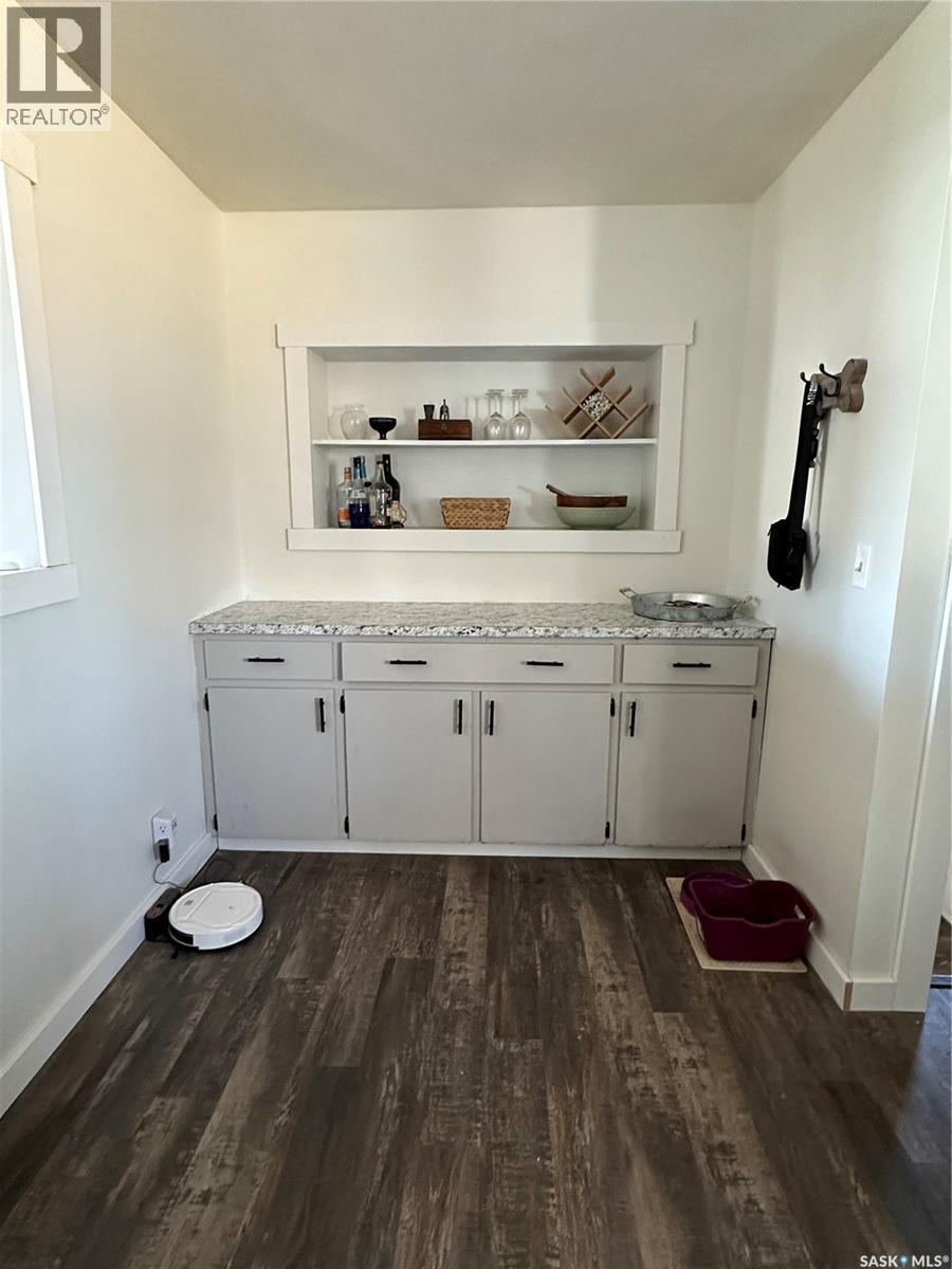 8368 Howard Avenue, Gull Lake, SK - Indoor Photo Showing Other Room
