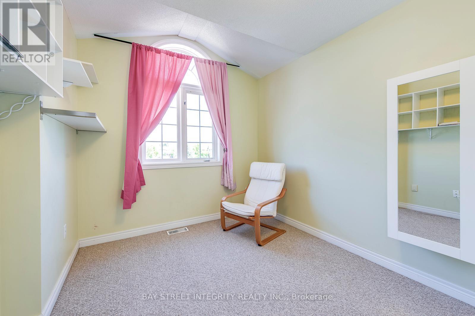 5326 Dryden Avenue, Burlington, ON - Indoor
