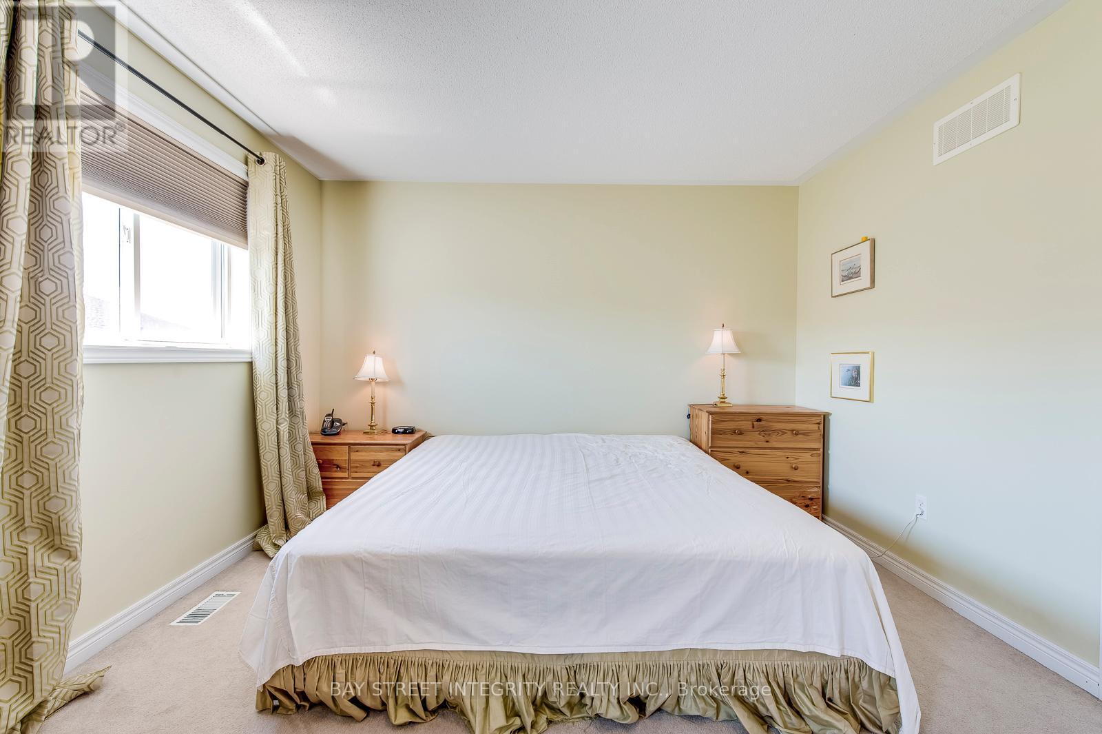 5326 Dryden Avenue, Burlington, ON - Indoor Photo Showing Bedroom