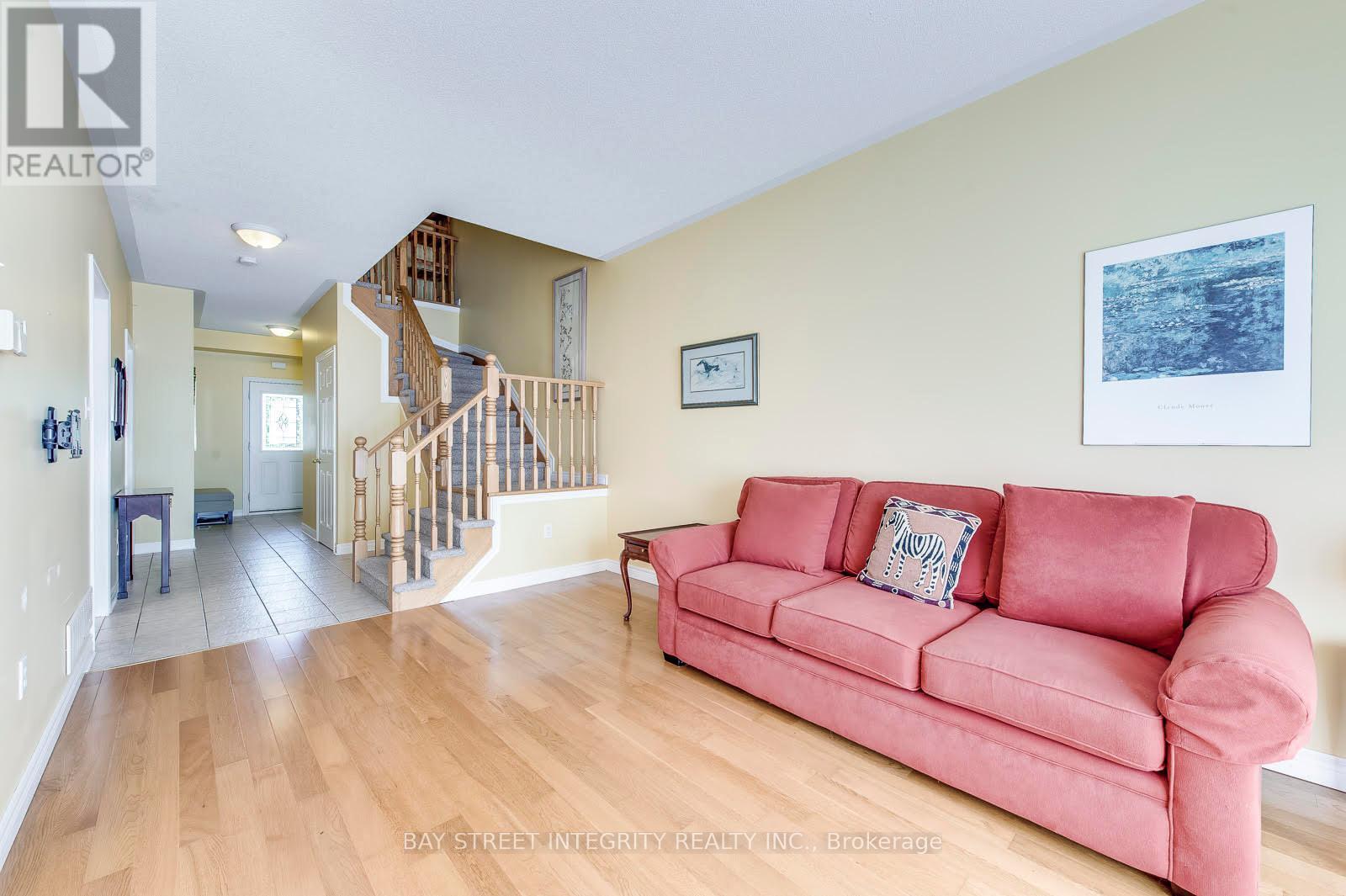5326 Dryden Avenue, Burlington, ON - Indoor Photo Showing Living Room