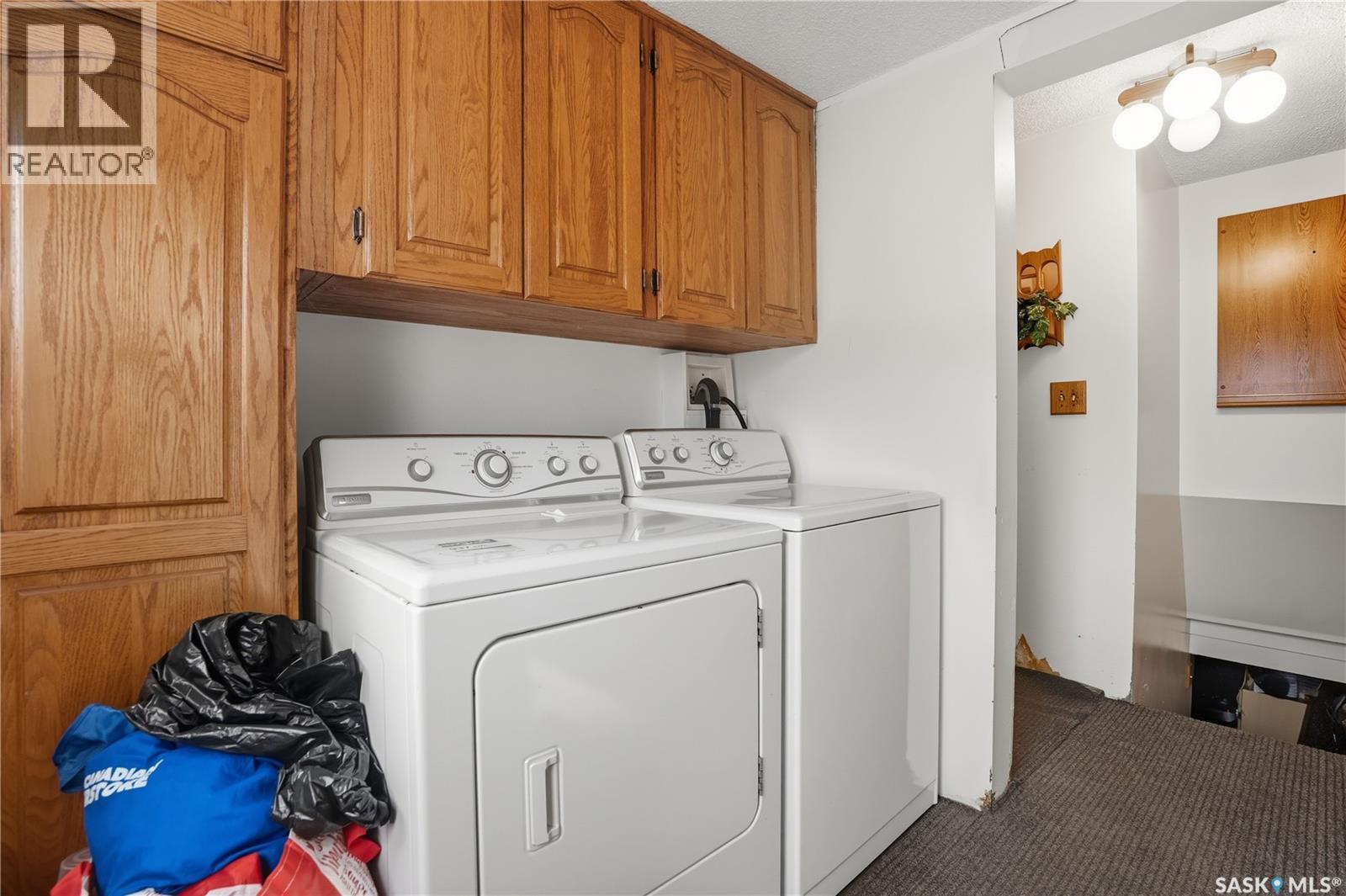 2425 Edgar Street, Regina, SK - Indoor Photo Showing Laundry Room