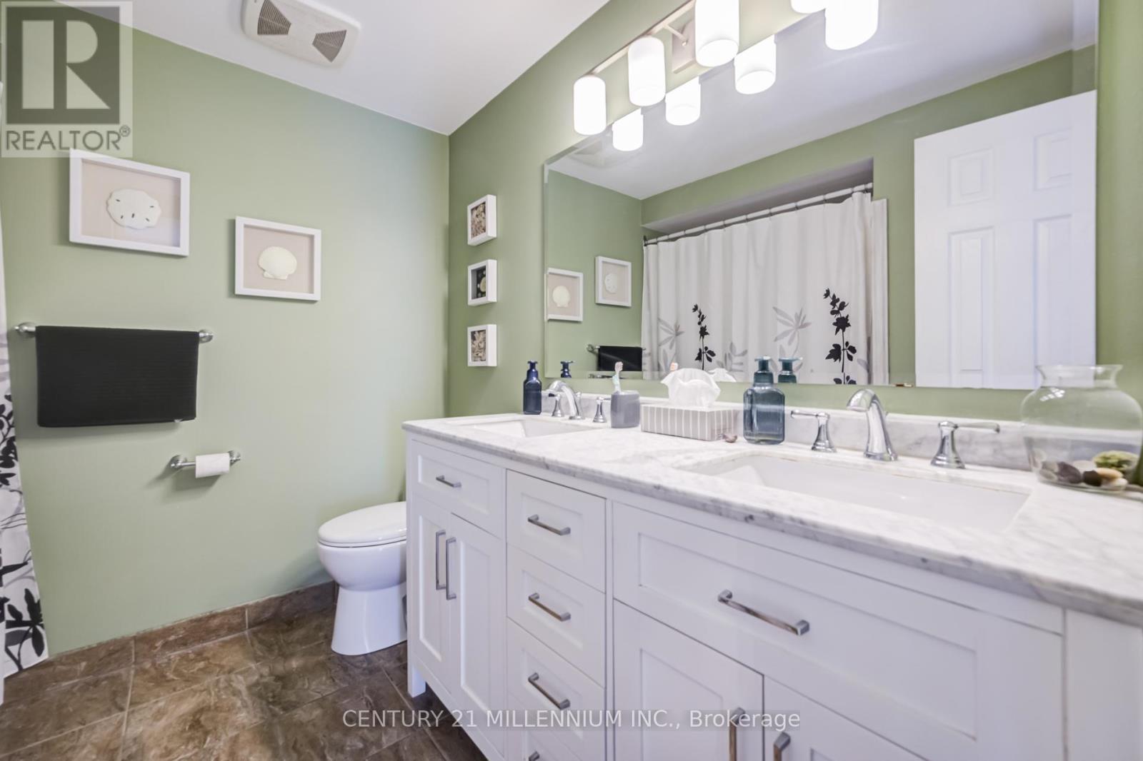 7220 Danton Promenade, Mississauga, ON - Indoor Photo Showing Bathroom