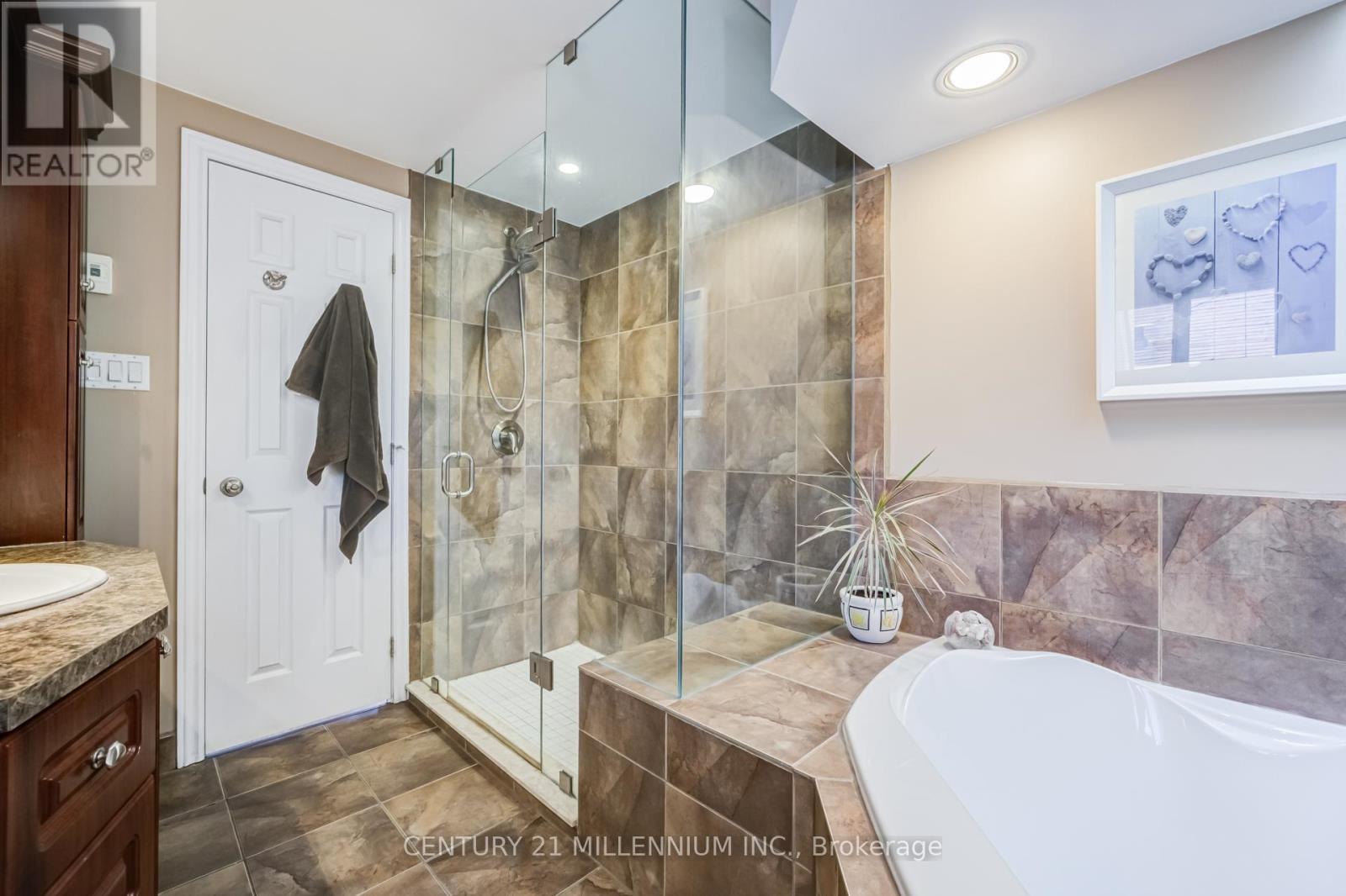 7220 Danton Promenade, Mississauga, ON - Indoor Photo Showing Bathroom