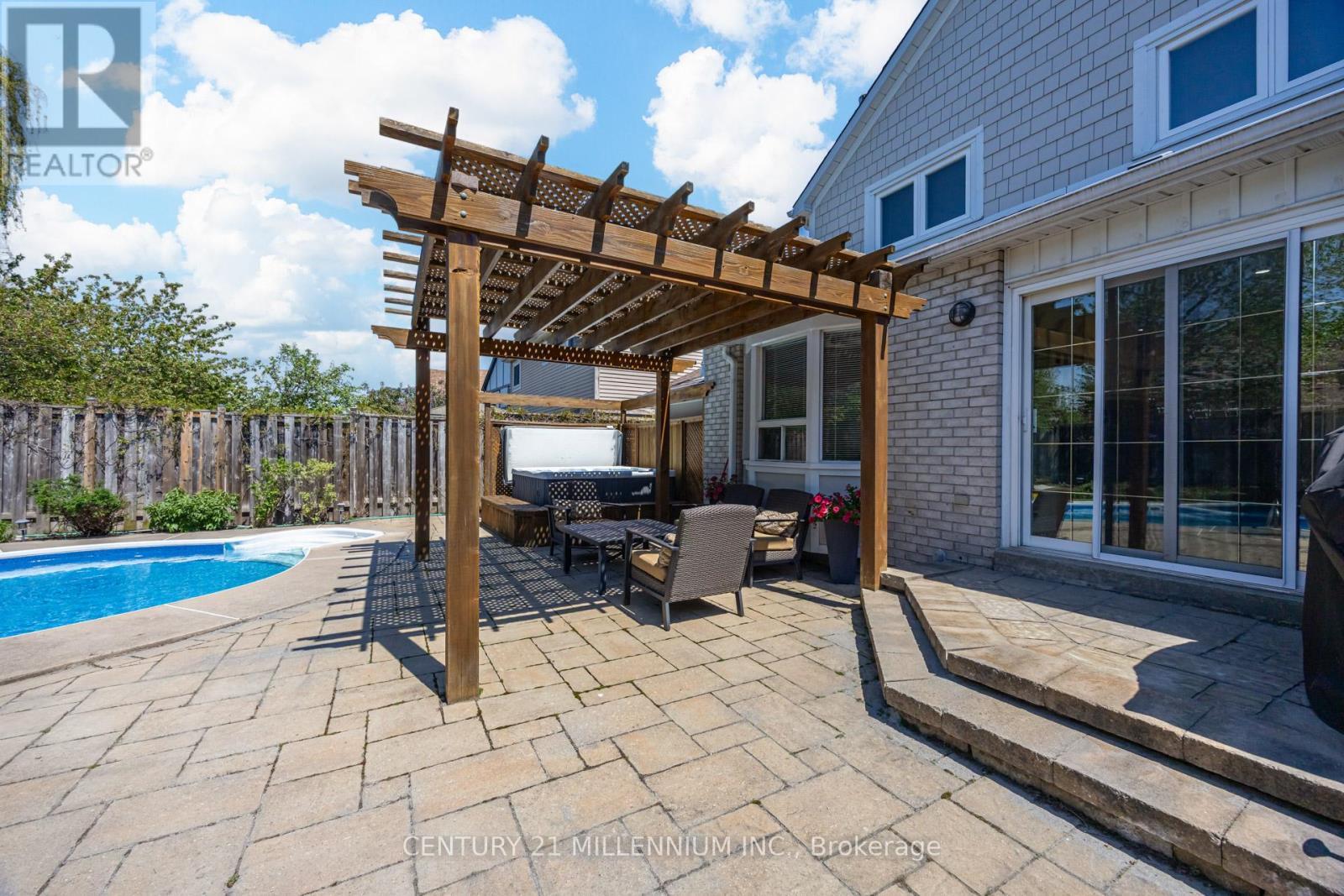 7220 Danton Promenade, Mississauga, ON - Outdoor With In Ground Pool With Deck Patio Veranda