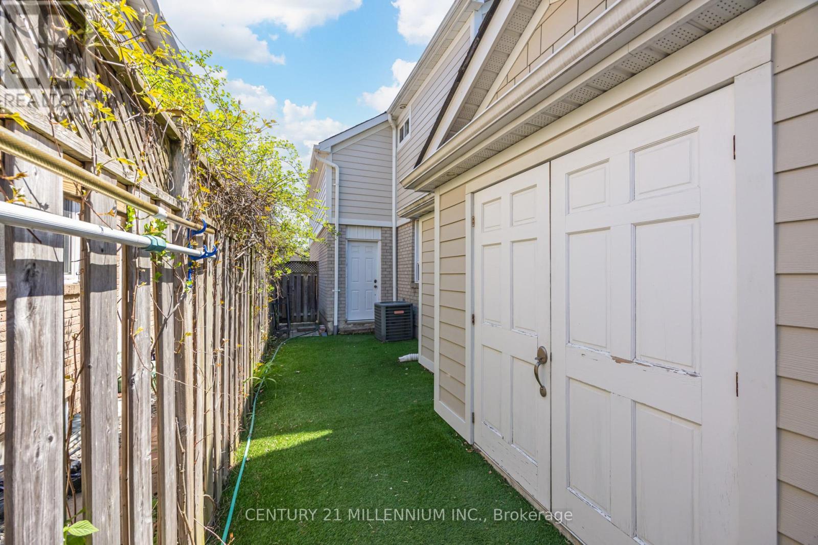 7220 Danton Promenade, Mississauga, ON - Outdoor With Exterior