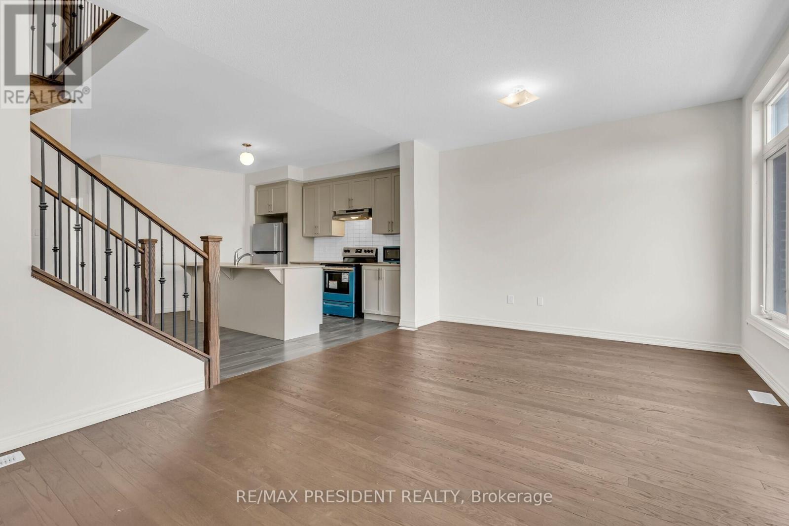 34 Queenpost Drive E, Brampton, ON - Indoor Photo Showing Other Room