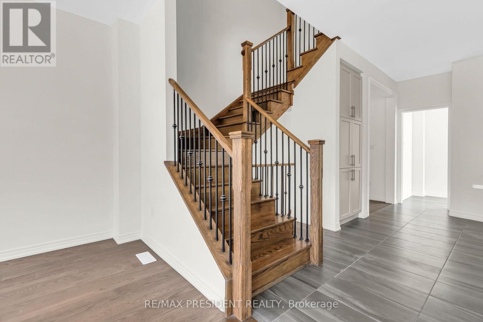 34 Queenpost Drive E, Brampton, ON - Indoor Photo Showing Other Room