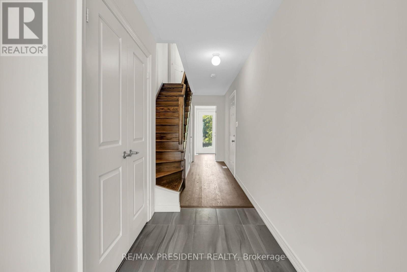 34 Queenpost Drive E, Brampton, ON - Indoor Photo Showing Other Room