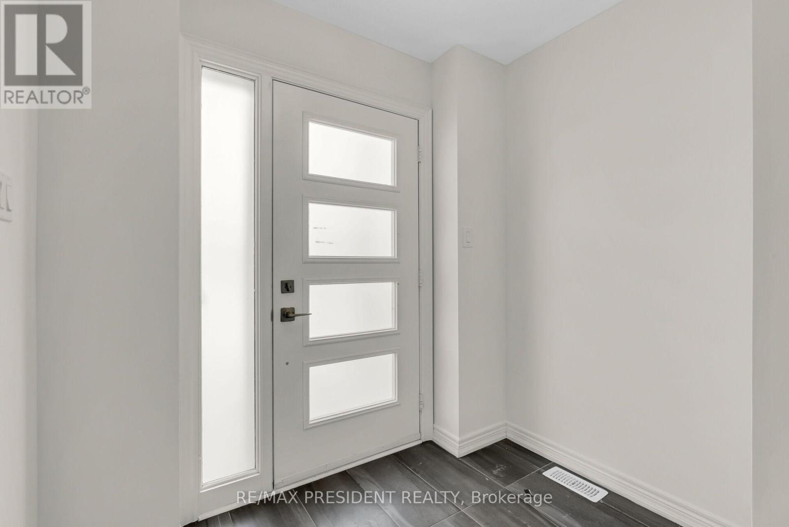 34 Queenpost Drive E, Brampton, ON - Indoor Photo Showing Other Room