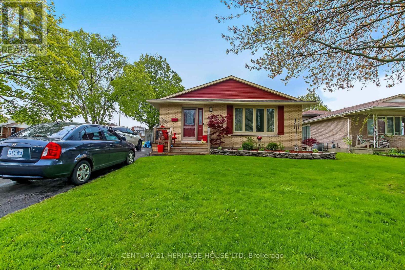 2 David Drive, St. Thomas, ON - Outdoor