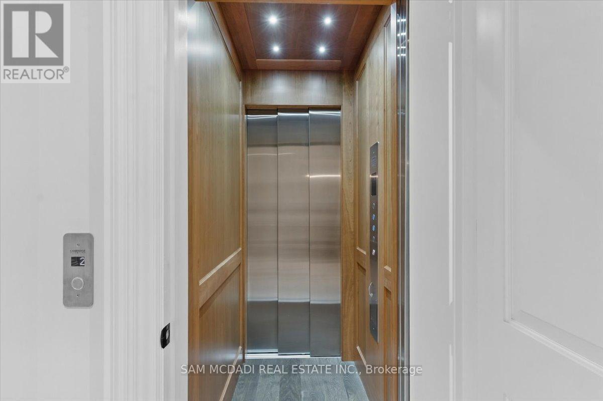 883 Parkland Avenue, Mississauga, ON - Indoor Photo Showing Other Room