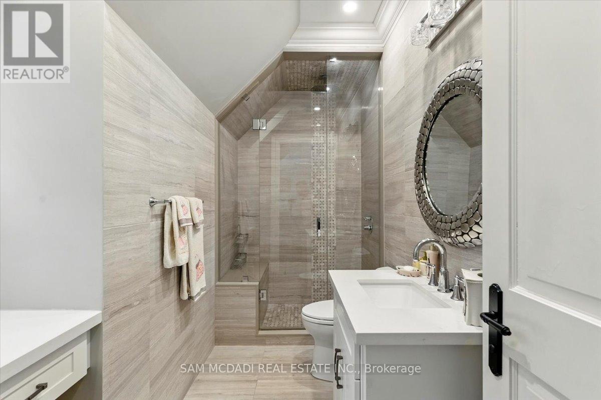 883 Parkland Avenue, Mississauga, ON - Indoor Photo Showing Bathroom