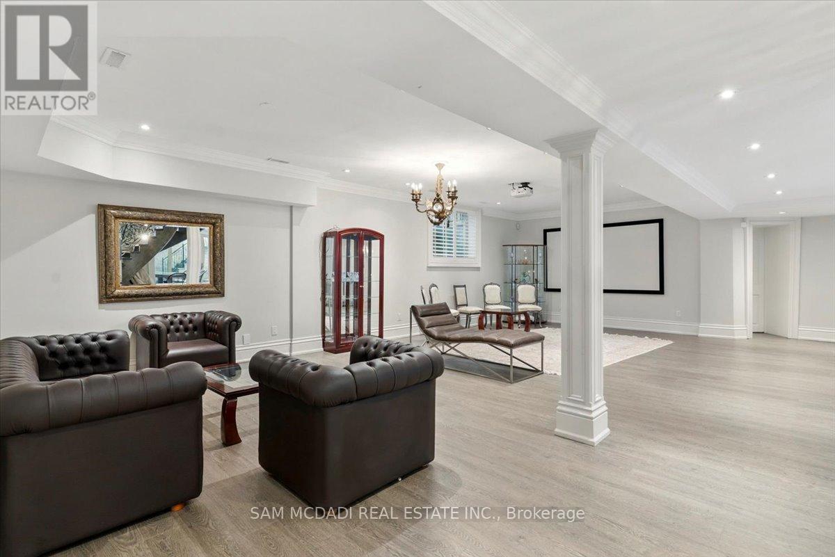 883 Parkland Avenue, Mississauga, ON - Indoor