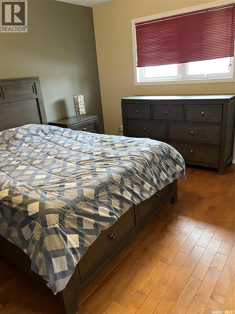 404 Petterson Drive, Estevan, SK - Indoor Photo Showing Bedroom