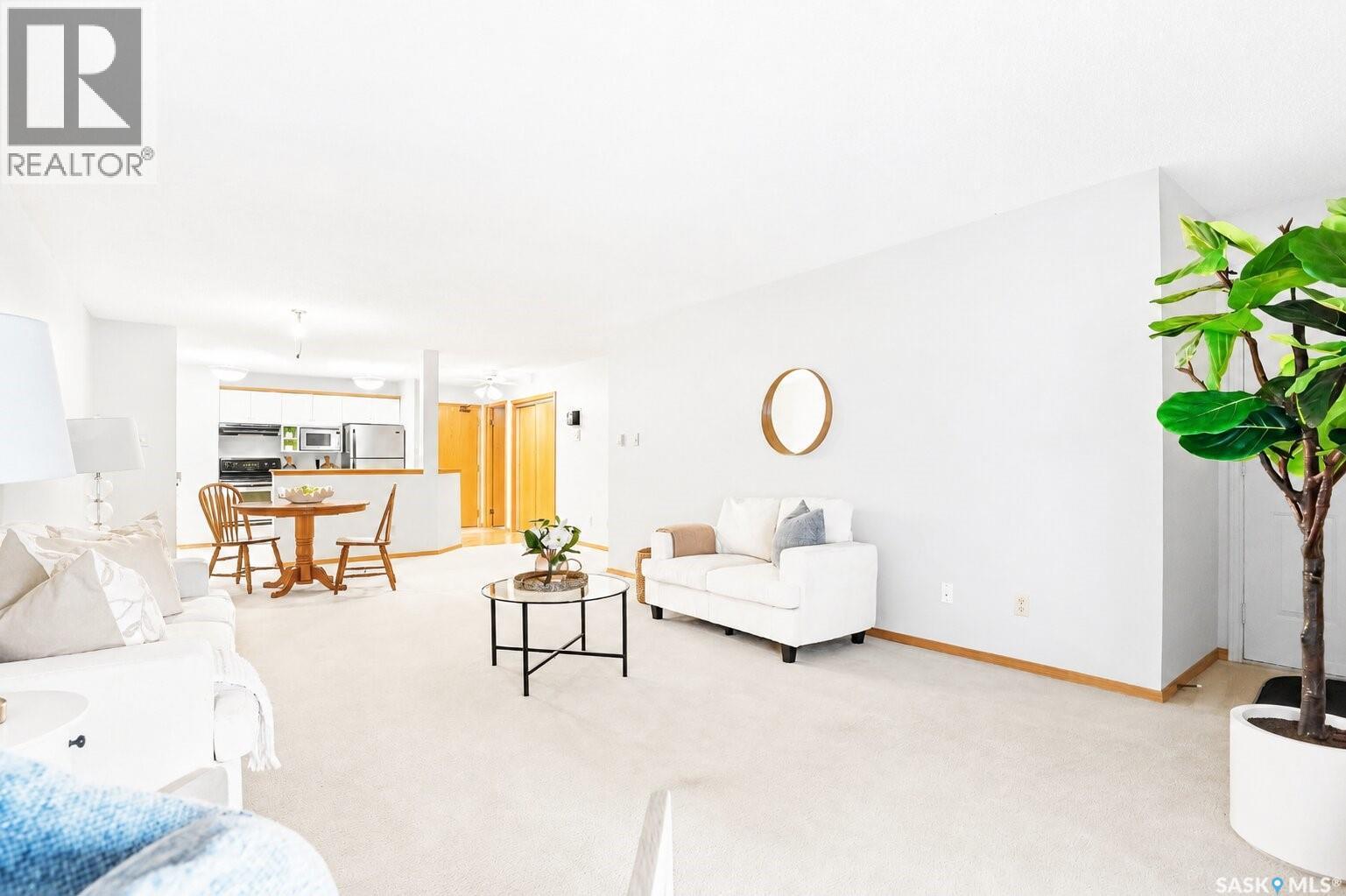 101 410 Main Street, Saskatoon, SK - Indoor Photo Showing Living Room