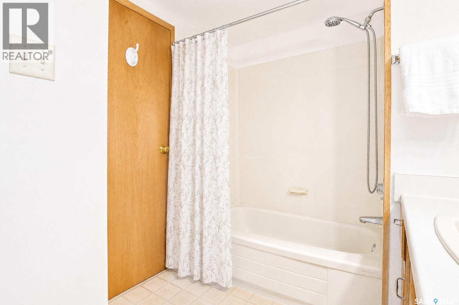 101 410 Main Street, Saskatoon, SK - Indoor Photo Showing Bathroom
