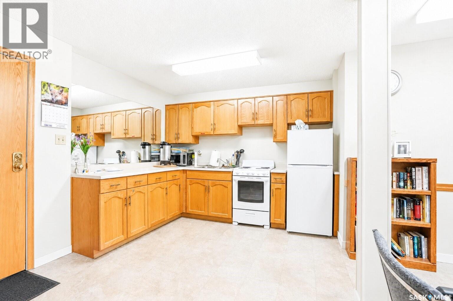 101 410 Main Street, Saskatoon, SK - Indoor Photo Showing Kitchen