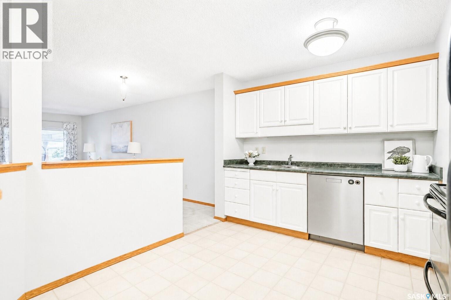 101 410 Main Street, Saskatoon, SK - Indoor Photo Showing Kitchen