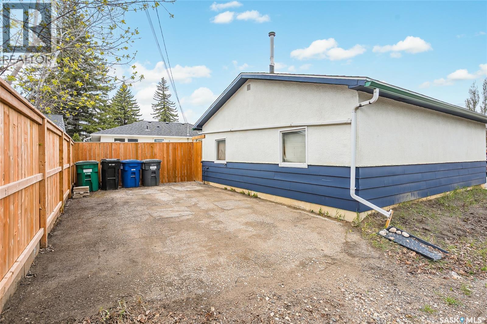 1601 Cumberland Avenue S, Saskatoon, SK - Outdoor With Exterior